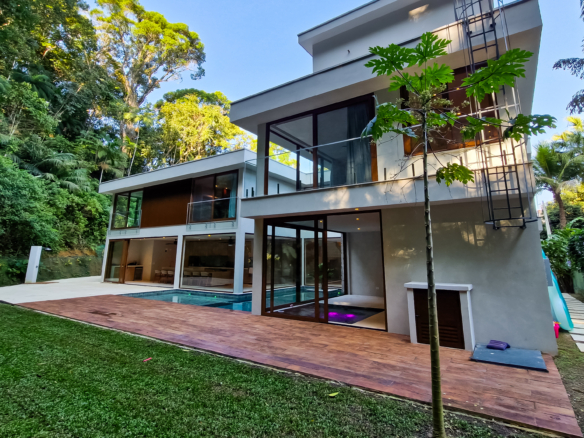 Casa nova alto padrão para venda | Condomínio fechado | Condomínio Cocanha | 5suítes | 552m²