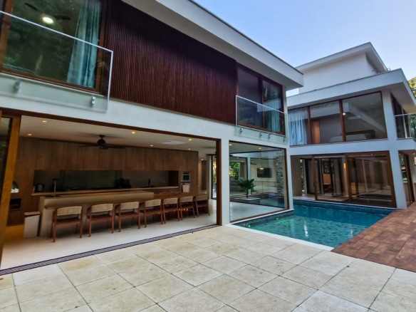 Casa nova alto padrão para venda | Condomínio fechado | Condomínio Cocanha | 5suítes | 552m²