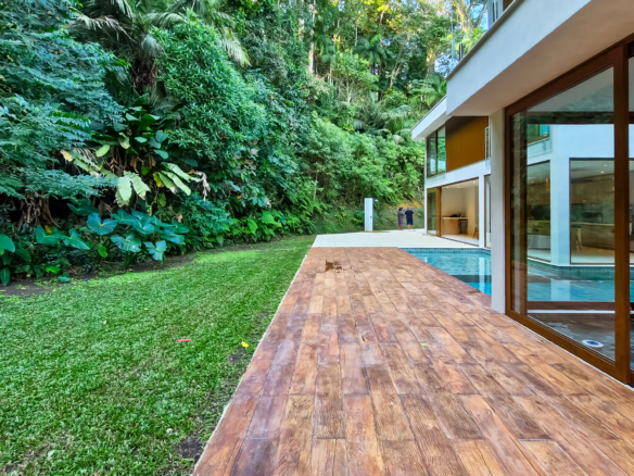Casa nova alto padrão para venda | Condomínio fechado | Condomínio Cocanha | 5suítes | 552m²