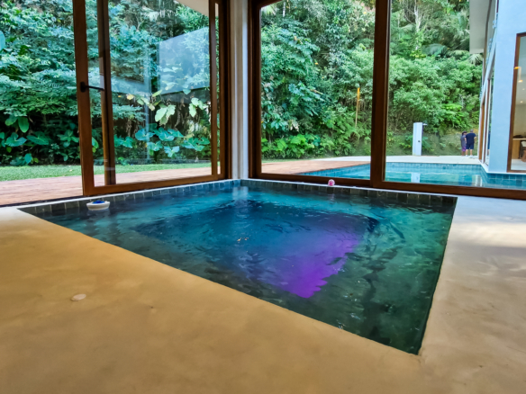 Casa nova alto padrão para venda | Condomínio fechado | Condomínio Cocanha | 5suítes | 552m²