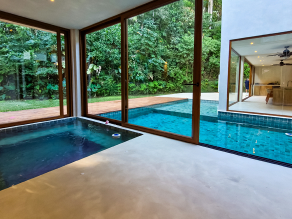 Casa nova alto padrão para venda | Condomínio fechado | Condomínio Cocanha | 5suítes | 552m²