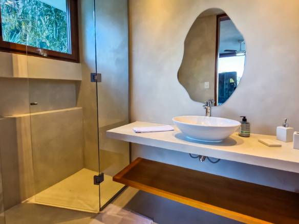 Casa nova alto padrão para venda | Condomínio fechado | Condomínio Cocanha | 5suítes | 552m²
