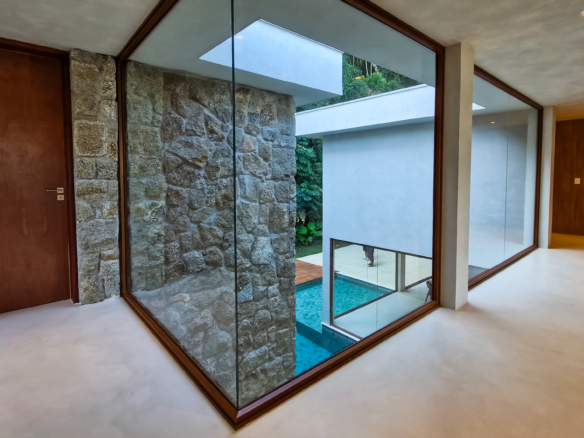 Casa nova alto padrão para venda | Condomínio fechado | Condomínio Cocanha | 5suítes | 552m²