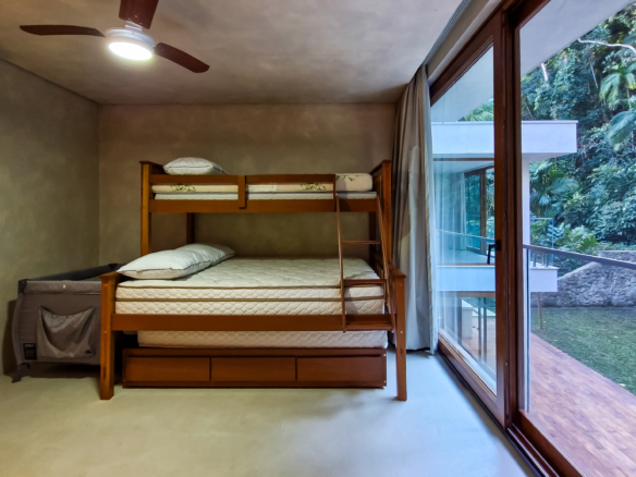 Casa nova alto padrão para venda | Condomínio fechado | Condomínio Cocanha | 5suítes | 552m²