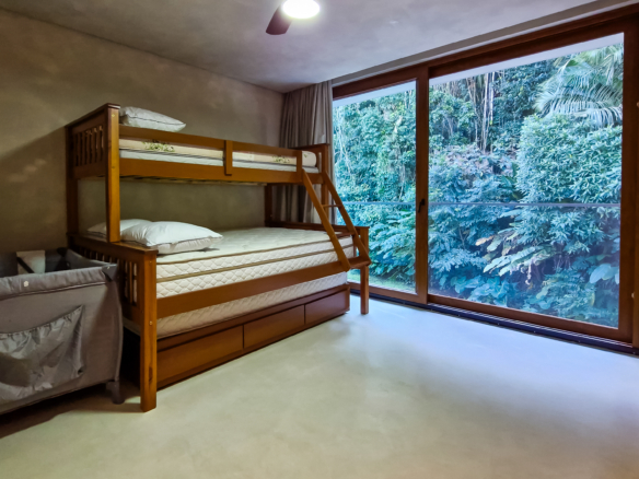 Casa nova alto padrão para venda | Condomínio fechado | Condomínio Cocanha | 5suítes | 552m²