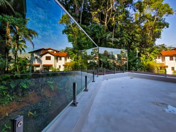 Casa nova alto padrão para venda | Condomínio fechado | Condomínio Cocanha | 5suítes | 552m²