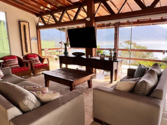 Exclusividade à beira-mar em Ubatuba com 605m²