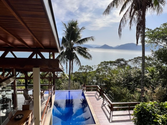 Exclusividade à beira-mar em Ubatuba com 605m²
