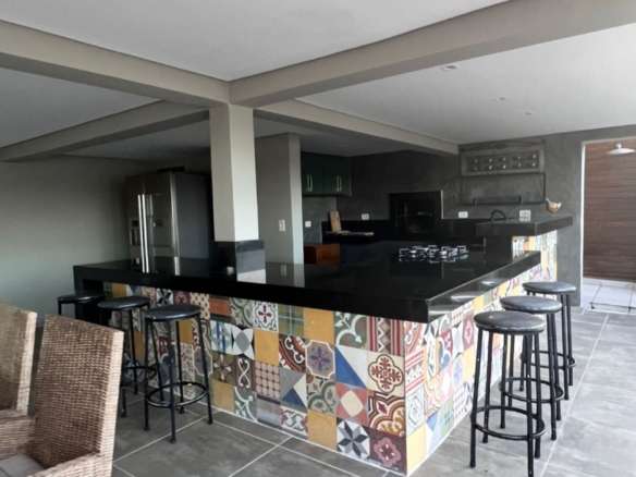 Exclusividade à beira-mar em Ubatuba com 605m²
