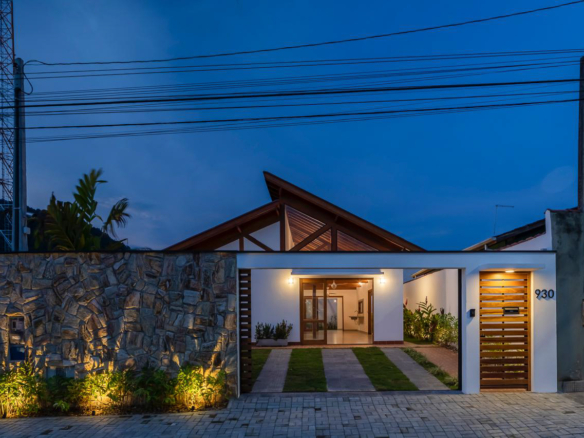 Casa térrea para venda com 3 quartos em Massaguaçu – Caraguatatuba/SP