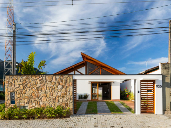 Casa térrea para venda com 3 quartos em Massaguaçu – Caraguatatuba/SP