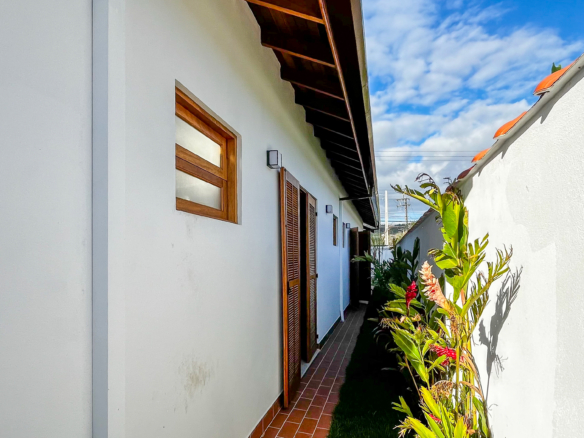 Casa térrea para venda com 3 quartos em Massaguaçu – Caraguatatuba/SP