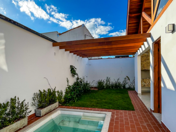 Casa térrea para venda com 3 quartos em Massaguaçu – Caraguatatuba/SP