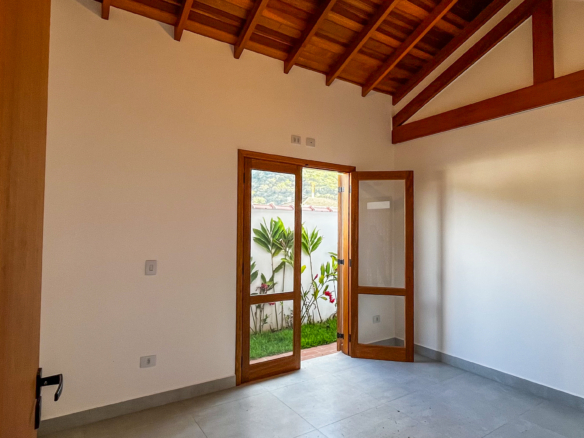 Casa térrea para venda com 3 quartos em Massaguaçu – Caraguatatuba/SP