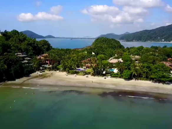 🏝 Mansão Pé na Areia – Praia de Iporanga, Guarujá | São Paulo