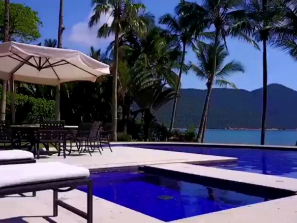 🏝 Mansão Pé na Areia – Praia de Iporanga, Guarujá | São Paulo