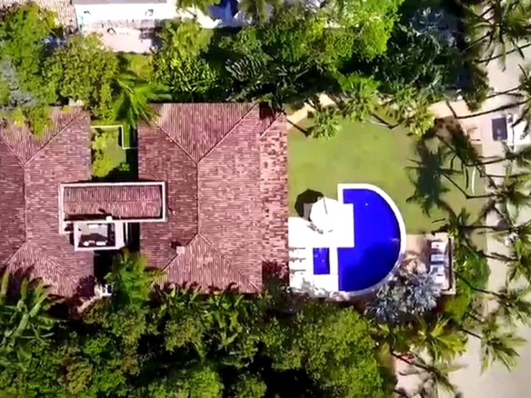 🏝 Mansão Pé na Areia – Praia de Iporanga, Guarujá | São Paulo