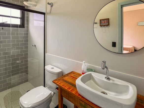 Casa Nova com 4 Suítes e Área Gourmet – Condomínio Captanias, Praia da Lagoinha, Ubatuba