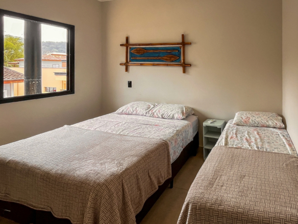Casa Nova com 4 Suítes e Área Gourmet – Condomínio Captanias, Praia da Lagoinha, Ubatuba