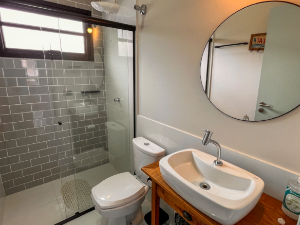 Casa Nova com 4 Suítes e Área Gourmet – Condomínio Captanias, Praia da Lagoinha, Ubatuba