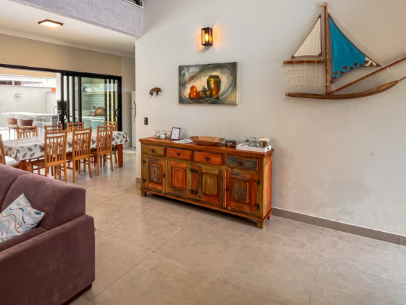 Casa Nova com 4 Suítes e Área Gourmet – Condomínio Captanias, Praia da Lagoinha, Ubatuba