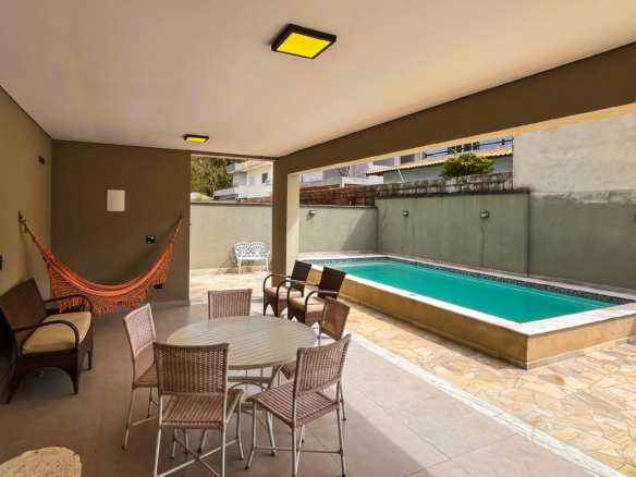 Casa Nova com 4 Suítes e Área Gourmet – Condomínio Captanias, Praia da Lagoinha, Ubatuba