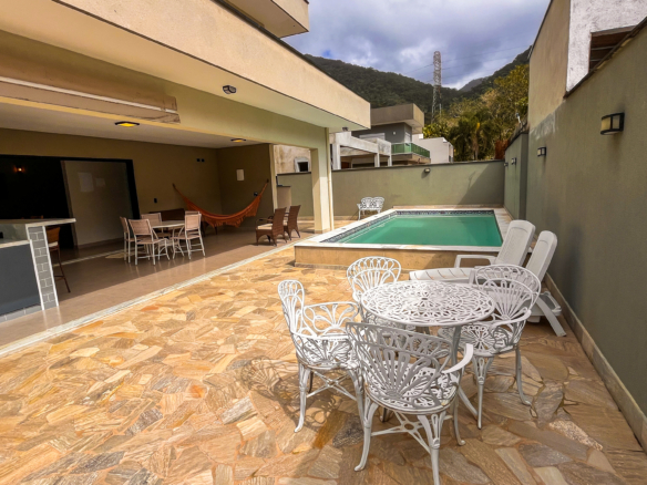 Casa Nova com 4 Suítes e Área Gourmet – Condomínio Captanias, Praia da Lagoinha, Ubatuba