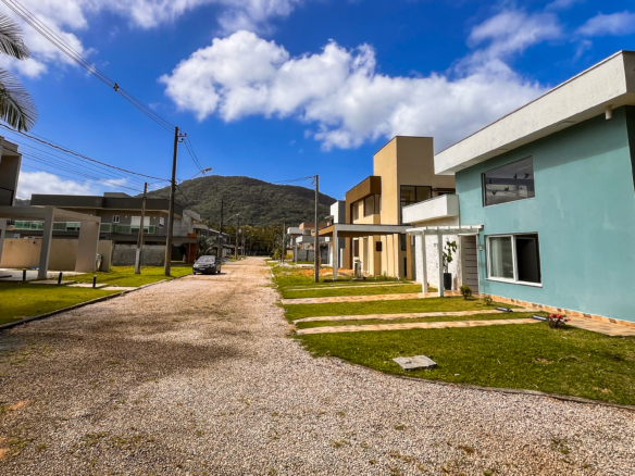 Casa Nova em Condomínio Fechado – Capitanias, Praia da Lagoinha – Ubatuba/SP