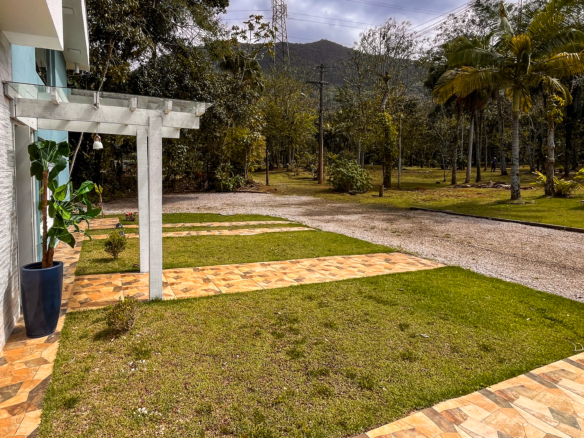 Casa Nova em Condomínio Fechado – Capitanias, Praia da Lagoinha – Ubatuba/SP