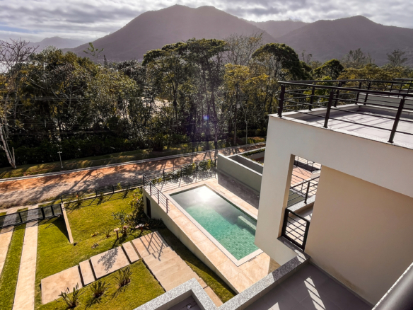 Casa Nova à Venda no Condomínio Recanto da Lagoinha – Ubatuba/SP