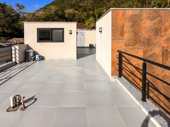 Casa Nova à Venda no Condomínio Recanto da Lagoinha – Ubatuba/SP
