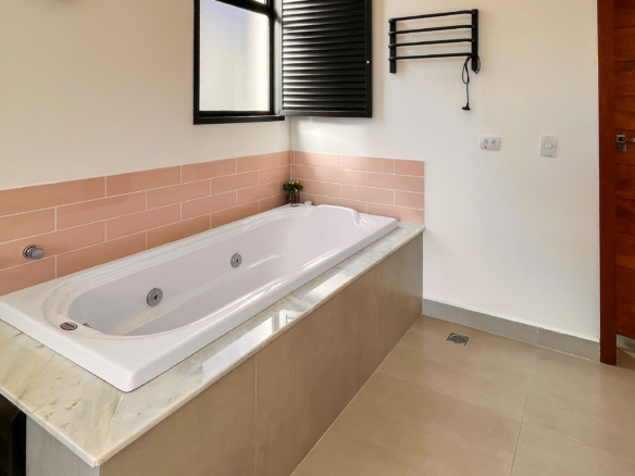 Casa Nova à Venda no Condomínio Recanto da Lagoinha – Ubatuba/SP