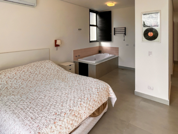 Casa Nova à Venda no Condomínio Recanto da Lagoinha – Ubatuba/SP