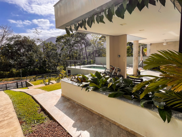Casa Nova à Venda no Condomínio Recanto da Lagoinha – Ubatuba/SP
