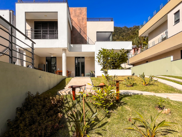 Casa Nova à Venda no Condomínio Recanto da Lagoinha – Ubatuba/SP