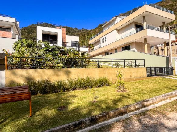 Casa Nova à Venda no Condomínio Recanto da Lagoinha – Ubatuba/SP