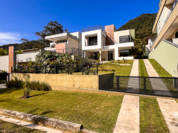 Casa Nova à Venda no Condomínio Recanto da Lagoinha – Ubatuba/SP