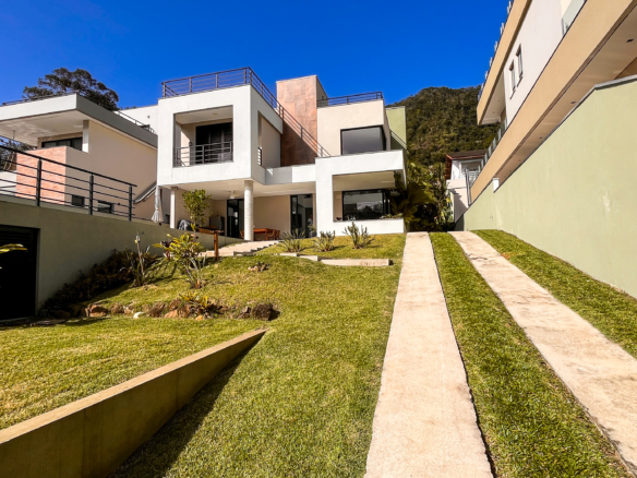 Casa Nova à Venda no Condomínio Recanto da Lagoinha – Ubatuba/SP