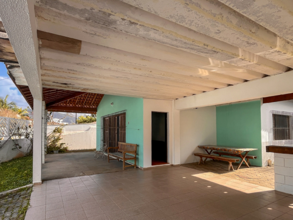 Casa à Venda na Praia do Sapê – Ubatuba/SP