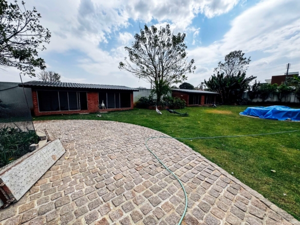 Refúgio de Alto Luxo à Beira da Represa – Um Paraíso Privativo em Vargem/SP