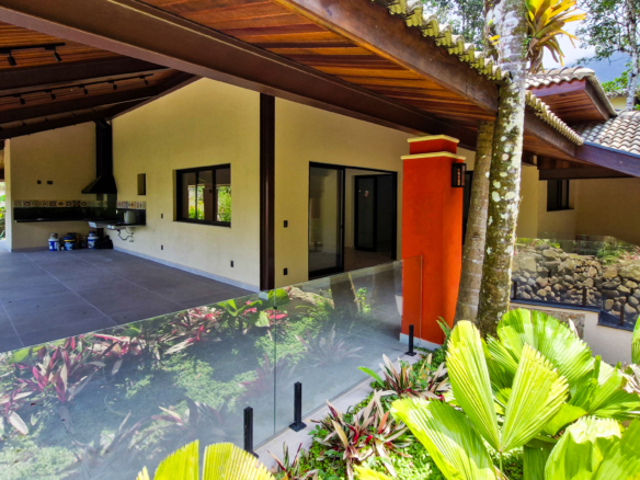 Casa a venda, no Condomínio Park Imperial – Praia de Masaguaçú, com 3 suítes