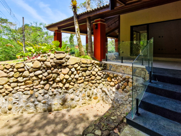 Casa a venda, no Condomínio Park Imperial – Praia de Masaguaçú, com 3 suítes