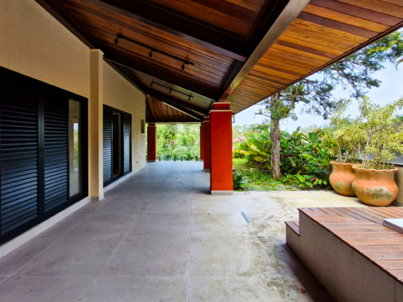 Casa a venda, no Condomínio Park Imperial – Praia de Masaguaçú, com 3 suítes