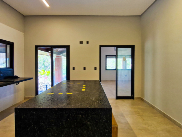 Casa a venda, no Condomínio Park Imperial – Praia de Masaguaçú, com 3 suítes