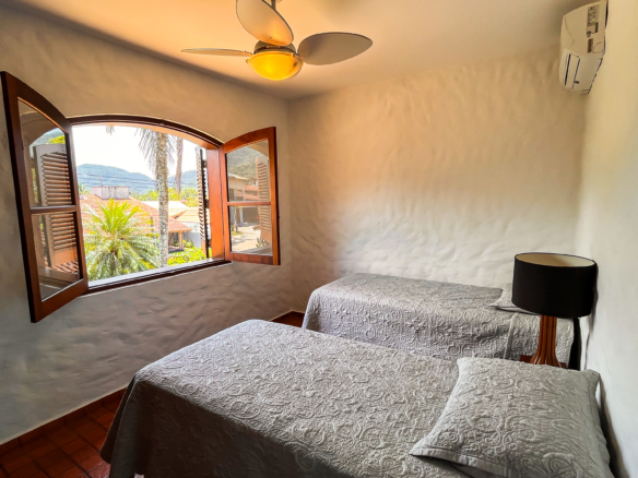 Casa à venda no Condomínio Salga – Praia da Lagoinha, Ubatuba