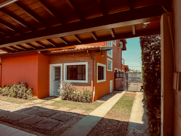 Casa à venda em Ubatuba no Condomínio Salga Lagoinha Frente Mar