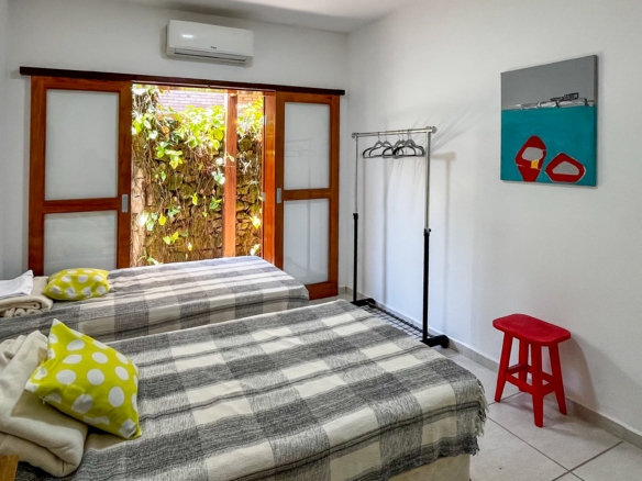 Casa à venda em Ubatuba no Condomínio Salga Lagoinha Frente Mar