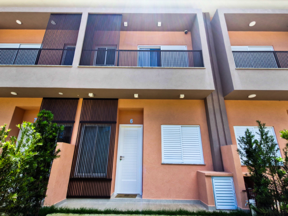 Casa á venda com 3 dormitórios a 700m da Praia da Tabatinga