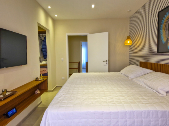 Casa á venda com 3 dormitórios a 700m da Praia da Tabatinga