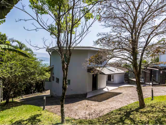 Residência Exclusiva na Ponta Grossa – Ubatuba